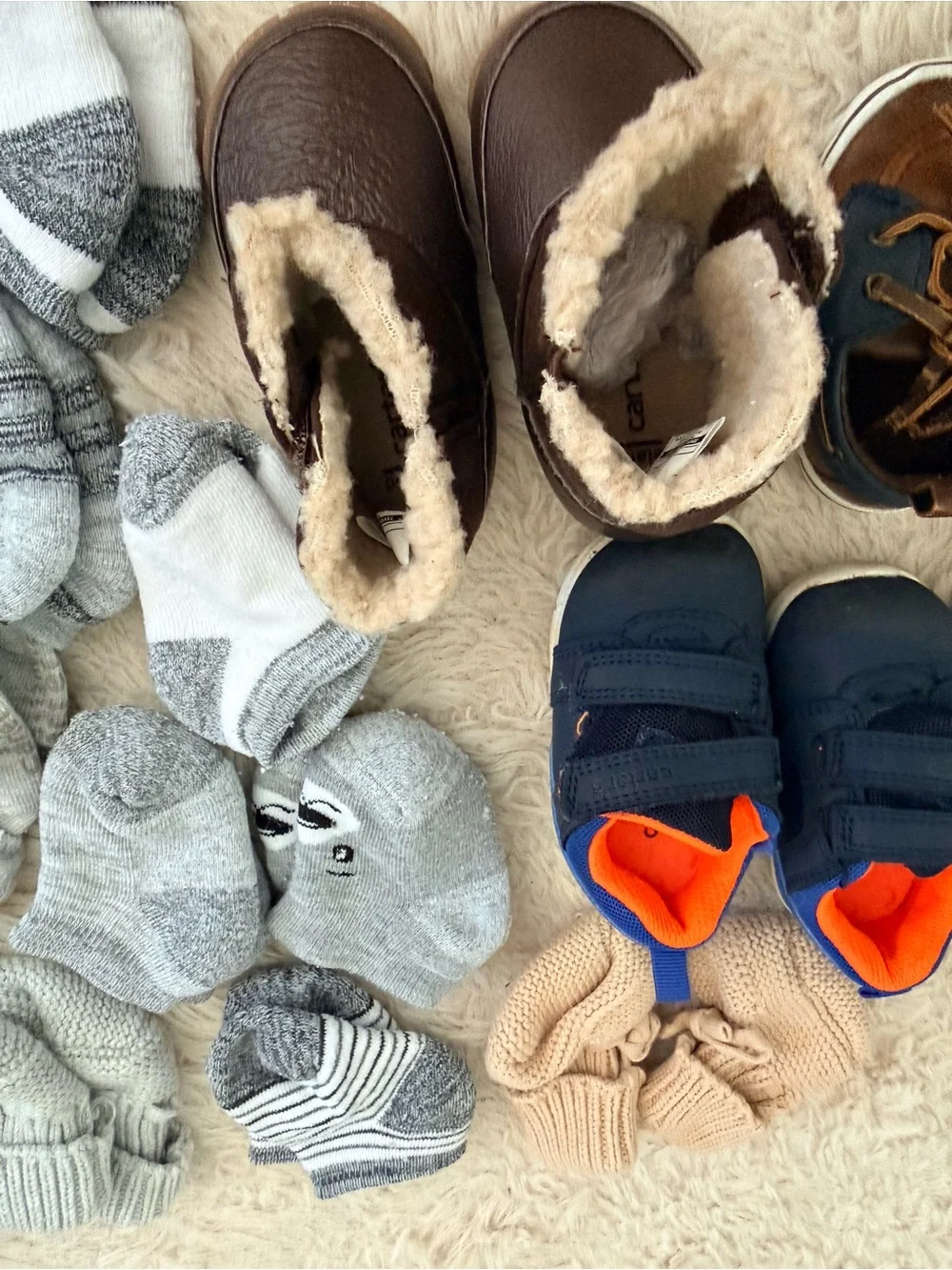 Bundle of newborn shoes & socks